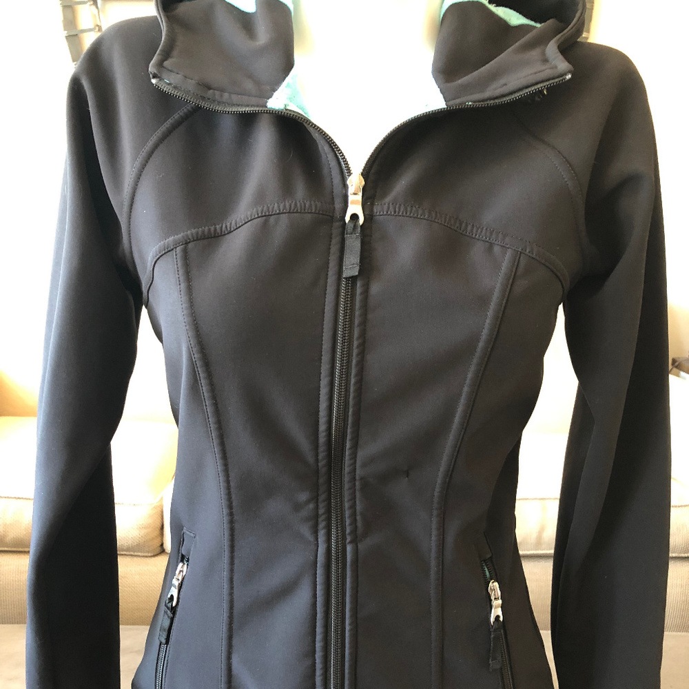 Hooded Wind Resistant Jacket, size xs